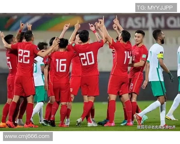 足球明星场内遭遇暴力袭击事件曝光引发广泛关注和热议 足球明星场内遭遇暴力袭击事件曝光引发广泛关注和热议